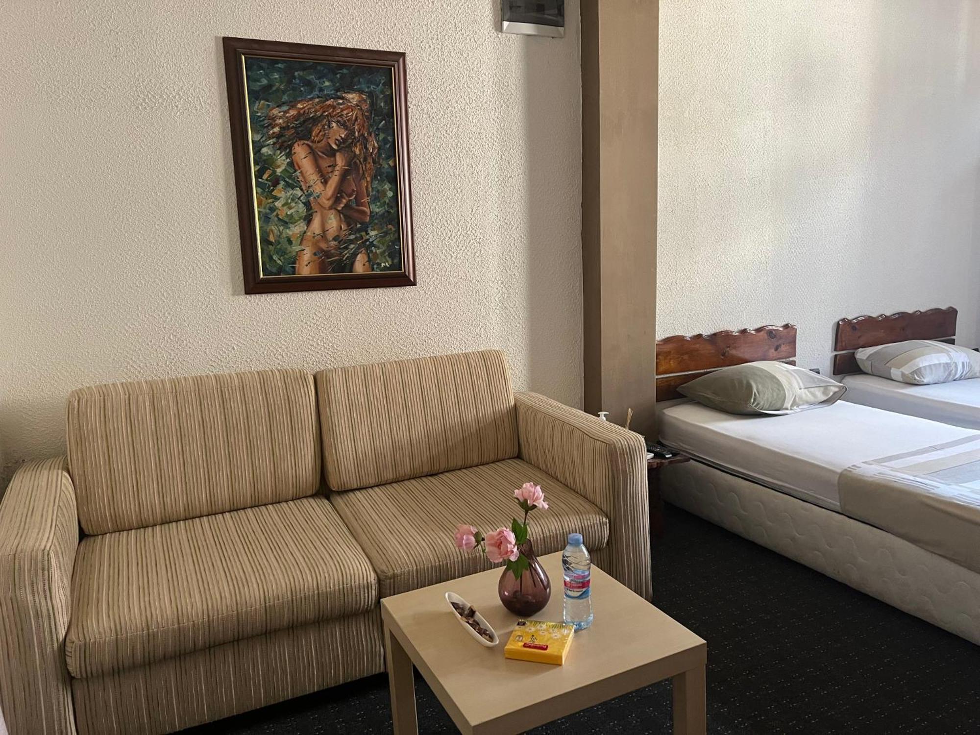 Vel House Hostel พลอฟดิฟ ภายนอก รูปภาพ
