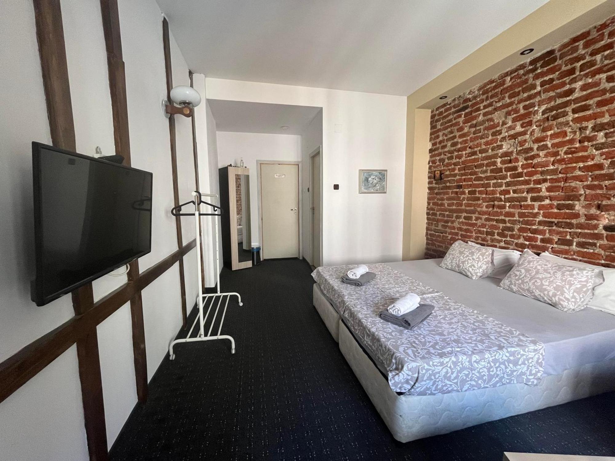 Vel House Hostel พลอฟดิฟ ภายนอก รูปภาพ